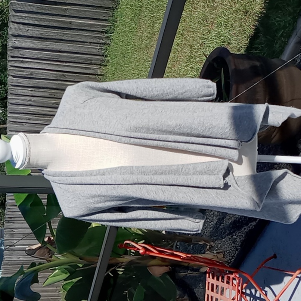 Juicy Couture Women's Gray Asymmetrical Shrug Size S Wool/Angora/Cashmere Blend